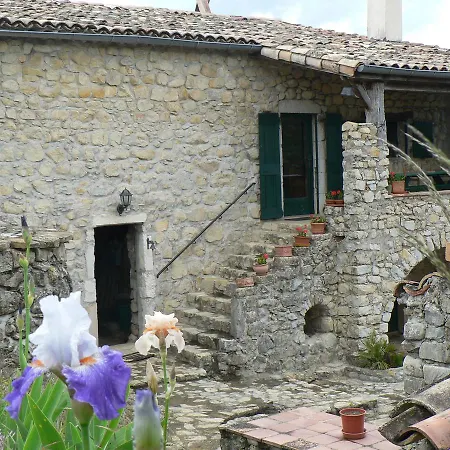 לינה וארוחת בוקר Le Relais De Vazeille 3*