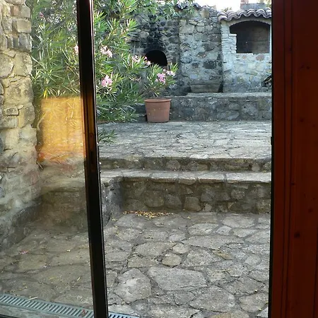 לינה וארוחת בוקר Le Relais De Vazeille 3*