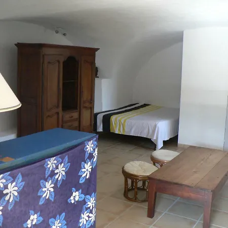 Le Relais De Vazeille לינה וארוחת בוקר 3*